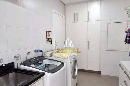 7_photo/94ce5cb413.5a85c5bdfef41cf9-ATLAS-d453bab7-4d08-40b3-a904-840bb384c453.jpg de casa para alugar com 4 quartos, 492m² em Jardim Sao Caetano, São Caetano do Sul