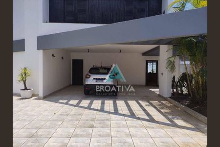 47_photo/94ce5cb53d.786c4abf0a136510-ATLAS-e161bade-3c89-48a0-882e-cf96cd5ac004.jpg de casa para alugar com 3 quartos, 289m² em Jardim Sao Caetano, São Caetano do Sul