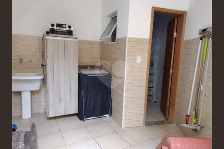 7_photo/94ce5cb799.c3b9fb60c1df5c5a-ATLAS-cc58d861-bfd0-493a-90a4-1fe36db0f7f6.jpg de casa à venda com 2 quartos, 113m² em São José, São Caetano do Sul