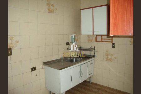 6_photo/94ce5cc57b.e6f02a1e96aef2b1-ATLAS-83a534e3-11d3-47c6-a644-5344bb141257.jpg de casa à venda com 3 quartos, 120m² em Osvaldo Cruz, São Caetano do Sul