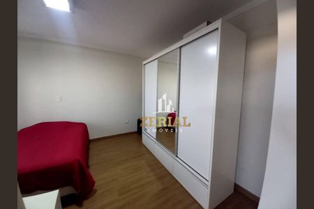 3_photo/94ce5cc7a1.e5b0f526cad1f31c-ATLAS-0656b060-bd18-4b06-94ee-1a2fa599d6be.jpg de casa à venda com 4 quartos, 261m² em Cerâmica, São Caetano do Sul