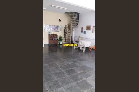 10_photo/94ce5ccee7.eef1bf4cb61c1a94-ATLAS-cb0db87a-2e7a-46ca-aa48-77c26c8ab270.jpg de casa para alugar com 4 quartos, 275m² em Santa Paula, São Caetano do Sul