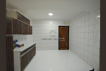 4_photo/94ce5d20d9.526b8d0f117d2dc5-ATLAS-034bfa7e-d440-42fd-8c79-2ecc1385665f.jpg de casa à venda com 3 quartos, 97m² em Santa Paula, São Caetano do Sul