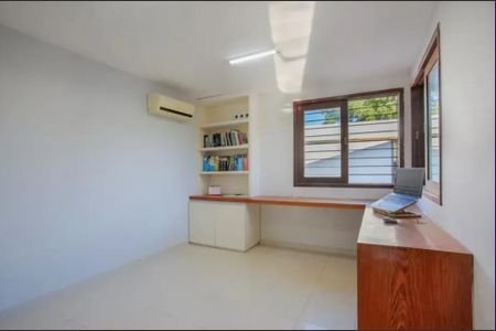 2_photo/94ce5d27ab.59b9fa3339c8dcb8-ATLAS-58ce4b82-1479-40db-8d99-a996380f4ec2.jpg de casa à venda com 4 quartos, 240m² em Barcelona, São Caetano do Sul