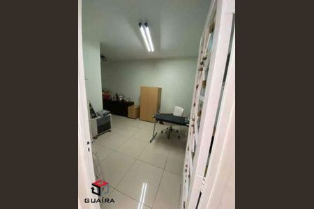9_photo/94ce5d2843.3679ba45c80b6010-ATLAS-9d22b3f5-5d58-444b-ad12-38340d99ce76.jpg de casa para alugar com 4 quartos, 220m² em Santa Maria, São Caetano do Sul
