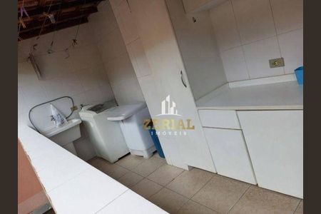 6_photo/94ce5d2b7b.79518a11401aeb31-ATLAS-b093d145-5efa-452e-a7b8-8bdde9d29042.jpg de casa à venda com 3 quartos, 230m² em Santa Maria, São Caetano do Sul