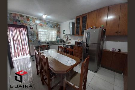 11_photo/94ce5d314d.d9f076d2edbf9077-ATLAS-7d0ece64-df93-4b98-9248-3da3474551fc.jpg de casa à venda com 3 quartos, 213m² em Utinga, Santo André