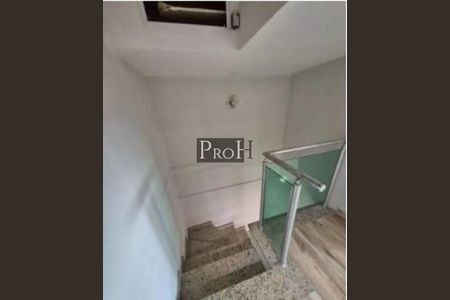 7_photo/94ce5d38c5.4b1992a7ab35c141-ATLAS-25a8eb36-8531-4e4b-842d-edc6f7ba5c88.jpg de casa à venda com 2 quartos, 110m² em Vila Metalúrgica, Santo André