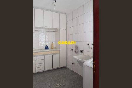 5_photo/94ce5d4925.98cf39ec7952f033-ATLAS-58ce461a-92dd-4a2f-9f37-4574281628de.jpg de casa para alugar com 4 quartos, 300m² em Utinga, Santo André
