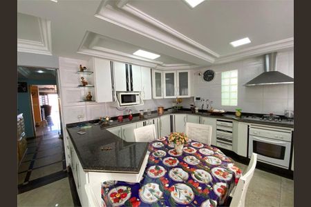 17_photo/94ce5d4bcb.912bb953107d94de-ATLAS-07bfd8d3-a229-4122-94ef-85a35e7ed8a2.jpg de casa para alugar com 4 quartos, 270m² em Vila Metalúrgica, Santo André