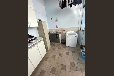 91_photo/94ce5d4bcb.912bb953107d94de-ATLAS-56df64ce-9721-4b01-bb19-9f89053f1f93.jpg de casa para alugar com 4 quartos, 270m² em Vila Metalúrgica, Santo André