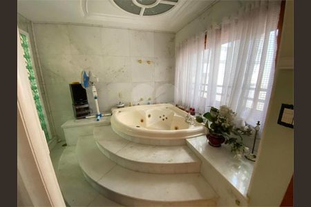 37_photo/94ce5d4bcb.912bb953107d94de-ATLAS-803f012f-a789-44c4-ba4f-d501851c19eb.jpg de casa para alugar com 4 quartos, 270m² em Vila Metalúrgica, Santo André