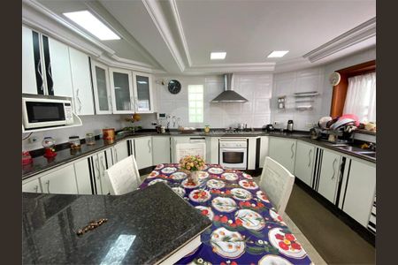 15_photo/94ce5d4bcb.912bb953107d94de-ATLAS-9e236e5c-7317-404f-a423-e9b0b6e93f00.jpg de casa para alugar com 4 quartos, 270m² em Vila Metalúrgica, Santo André