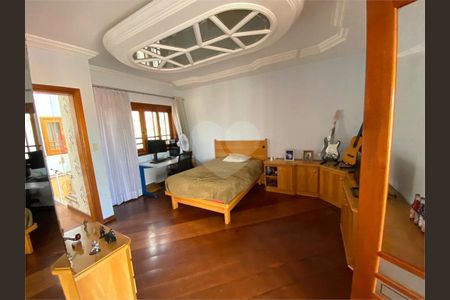 69_photo/94ce5d4bcb.912bb953107d94de-ATLAS-a629b557-32ee-4816-9d47-1d5ba341ef50.jpg de casa para alugar com 4 quartos, 270m² em Vila Metalúrgica, Santo André