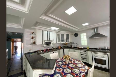 23_photo/94ce5d4bcb.912bb953107d94de-ATLAS-e5f15f0f-ba43-43a4-b2a0-cab509e24a24.jpg de casa para alugar com 4 quartos, 270m² em Vila Metalúrgica, Santo André