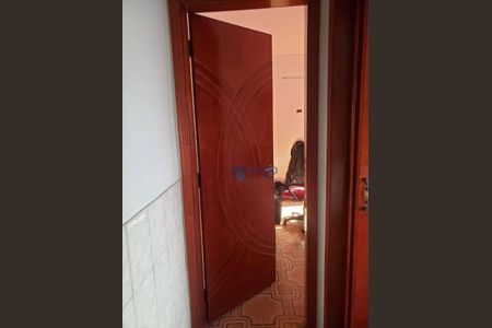 4_photo/94ce5f6b99.c3f00cfadba54684-ATLAS-1dd39f4e-dd25-42e2-85f2-4abb1ea7e889.jpg de casa à venda com 4 quartos, 140m² em Parque Novo Mundo, São Paulo