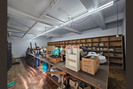 3_photo/94ce5f74d7.7a29e1a7142aa263-ATLAS-0c123571-aa1d-4890-ba3c-e11b7ffc29b4.jpg de casa à venda com 4 quartos, 316m² em Jardim Munhoz, Guarulhos