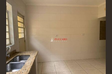 5_photo/94ce5f8577.6e2b5af78f5323dd-ATLAS-0d19e4c7-09ea-464e-8500-62a3d2f40b2e.jpg de casa para alugar com 2 quartos, 140m² em Vila Endres, Guarulhos