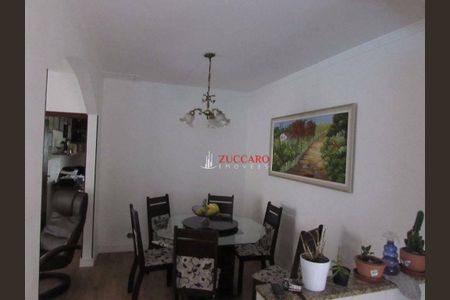 11_photo/94ce5f88f3.013a08b65df63c4c-ATLAS-9a6b3a1f-2dc3-4924-bbd1-4505a3c4d815.jpg de casa à venda com 3 quartos, 186m² em Vila Augusta, Guarulhos