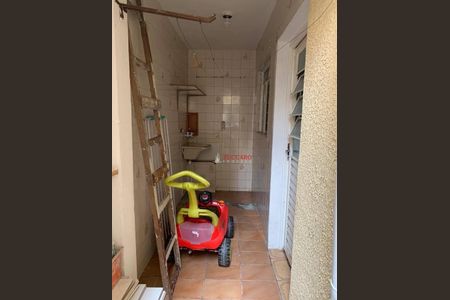 5_photo/94ce5f9771.ba7653f7272804e8-ATLAS-14dbc4f9-1713-4e21-9c76-c55de2657fa2.jpg de casa à venda com 5 quartos, 125m² em Jardim Frizzo, Guarulhos