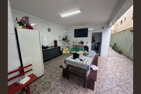 19_photo/94ce5f9a05.3b23032810cd57f9-ATLAS-4d9436c9-eb23-4282-ae54-52b30adcdb94.jpg de casa à venda com 3 quartos, 240m² em Vila Venditti, Guarulhos