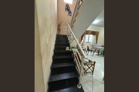 25_photo/94ce5f9a05.3b23032810cd57f9-ATLAS-67d127f1-031d-4ef2-9ef9-47db29a2b25b.jpg de casa à venda com 3 quartos, 240m² em Vila Venditti, Guarulhos