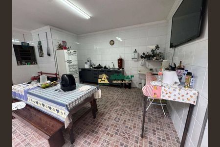 17_photo/94ce5f9a05.3b23032810cd57f9-ATLAS-b8a7c626-384f-47fb-bf28-8a2a0787fed3.jpg de casa à venda com 3 quartos, 240m² em Vila Venditti, Guarulhos