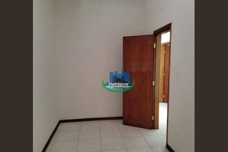 35_photo/94ce5f9a55.014d739fb69e46b1-ATLAS-18f4dee6-12dc-4232-9046-2cadc56534da.jpg de casa para alugar com 4 quartos, 380m² em Vila Herminia, Guarulhos