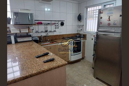 3_photo/94ce5f9a5f.0f81dd1a9a4f6ffb-ATLAS-210e2d09-06e1-44b4-8f30-94d0c1dd923e.jpg de casa à venda com 4 quartos, 221m² em Vila Herminia, Guarulhos