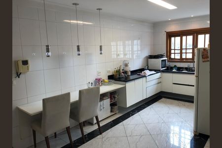 12_photo/94ce5f9e09.b91e6213a8488769-ATLAS-72e004e1-dc82-40ff-8522-dfc7af7cc2fb.jpg de casa para alugar com 3 quartos, 400m² em Jardim Munhoz, Guarulhos