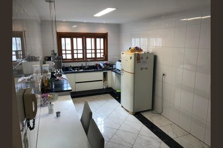 6_photo/94ce5f9e09.b91e6213a8488769-ATLAS-9e4e18ec-58b8-4042-9bb1-28d69c64f122.jpg de casa para alugar com 3 quartos, 400m² em Jardim Munhoz, Guarulhos