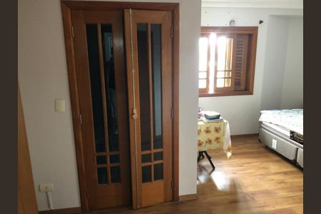 13_photo/94ce5f9e09.b91e6213a8488769-ATLAS-d20bff33-c45d-4ebd-89f1-6fff0a546d86.jpg de casa para alugar com 3 quartos, 400m² em Jardim Munhoz, Guarulhos