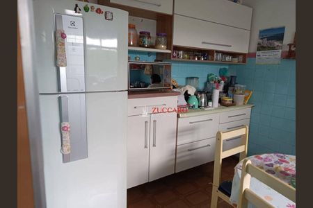 3_photo/94ce5f9e6d.2edf35106b8d5bea-ATLAS-05c4dd4c-2445-48ef-bc83-d49d4c39dba9.jpg de casa à venda com 2 quartos, 219m² em Vila Clotilde, Guarulhos