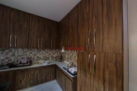 2_photo/94ce5fa15d.489cb767079bda27-ATLAS-00b5b1b4-542f-4bee-856c-88355c458b10.jpg de casa à venda com 4 quartos, 246m² em Vila Melliani, Guarulhos