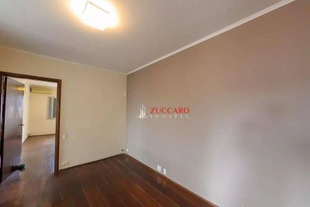 10_photo/94ce5fa15d.489cb767079bda27-ATLAS-30ef5abf-f14a-4e05-92f8-d9bb2beeed8f.jpg de casa à venda com 4 quartos, 246m² em Vila Melliani, Guarulhos