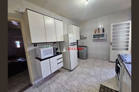 6_photo/94ce5fa1ad.a8f345a1f7c9eace-ATLAS-212a149d-8500-4cb9-a86a-62ea242db6f5.jpg de casa à venda com 4 quartos, 200m² em Ponte Grande, Guarulhos