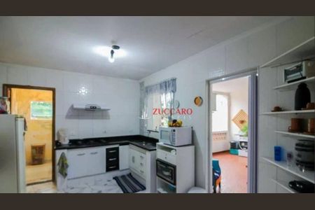 12_photo/94ce5fa41b.b2c1f66c79c6256c-ATLAS-ef0fb865-3058-4193-a5f1-56a6a9adf57e.jpg de casa à venda com 2 quartos, 180m² em Vila Calegari, Guarulhos