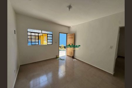 10_photo/94ce5ff51b.b78724e314d6bd0c-ATLAS-b709f684-2633-4df4-aaab-5c75a52cded8.jpg de casa para alugar com 2 quartos, 70m² em Vila das Palmeiras, Guarulhos