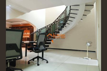 4_photo/94ce5ff6ef.ceff8192393c33de-ATLAS-b4d2e0ed-bb7e-4b36-8c05-16d37aac1400.jpg de casa para alugar com 4 quartos, 190m² em Jardim Santa Francisca, Guarulhos