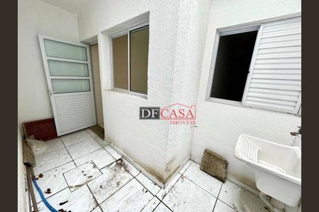 6_photo/94ce61aa7f.c7baea140fc48cda-ATLAS-2a317a7d-6ef3-48b7-9f70-7bdb5535b5b2.jpg de casa à venda com 2 quartos, 68m² em Vila Paranagua, São Paulo