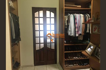 3_photo/94ce61e44d.ceff8192393c33de-ATLAS-6240fbed-a5f6-45d4-9ab2-b9faa08865d3.jpg de casa à venda com 2 quartos, 188m² em Jardim Ottawa, Guarulhos