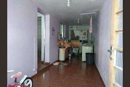 8_photo/94ce61f89f.ceff8192393c33de-ATLAS-85a75f4d-8a9e-4cfd-ac60-86c4b4579e53.jpg de casa à venda com 3 quartos, 88m² em Jardim Cumbica, Guarulhos