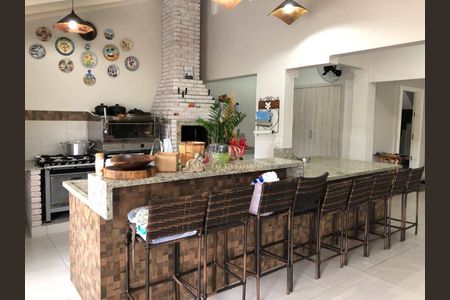 18_photo/94ce61f8c9.a15f321e408d66f6-ATLAS-e0dc11db-62da-4be2-bea9-958e04a3fbf0.jpg de casa à venda com 4 quartos, 420m² em Jardim Cumbica, Guarulhos
