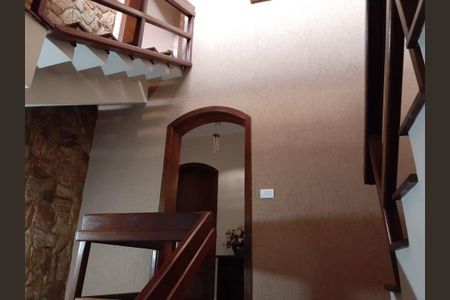 6_photo/94ce61ff4b.99fa673d506c3847-ATLAS-6d62d1f1-131a-4cdd-9cd5-fe58ddcdeae9.jpg de casa à venda com 3 quartos, 398m² em Jardim Cumbica, Guarulhos