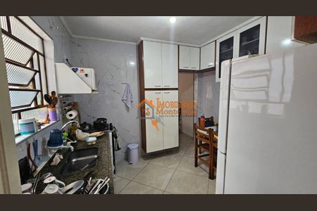 10_photo/94ce620027.6f3180432312545f-ATLAS-c50d0c87-e6d3-4e1e-9ec8-cafbce9ccef4.jpg de casa à venda com 5 quartos, 190m² em Jardim Cumbica, Guarulhos