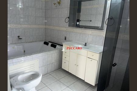 10_photo/94ce620893.dc0e72cefe11fc86-ATLAS-748f3d00-e357-47fe-b83c-bc1b39cbd735.jpg de casa à venda com 4 quartos, 336m² em Vila Paraiso, Guarulhos