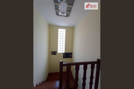 7_photo/94ce62089f.ee31d1fd9df23408-ATLAS-2937dd25-e61c-40e8-aadd-6dfb7fda7aef.jpg de casa à venda com 3 quartos, 246m² em Parque Industrial Cumbica, Guarulhos