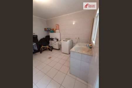 5_photo/94ce62089f.ee31d1fd9df23408-ATLAS-2c38b2a5-bfe8-4cf0-a0c2-5b28d4950097.jpg de casa à venda com 3 quartos, 246m² em Parque Industrial Cumbica, Guarulhos