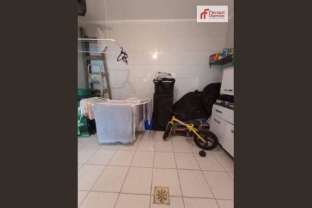 10_photo/94ce62089f.ee31d1fd9df23408-ATLAS-e2874bdf-b24f-4e76-9860-42609fb9d9e2.jpg de casa à venda com 3 quartos, 246m² em Parque Industrial Cumbica, Guarulhos