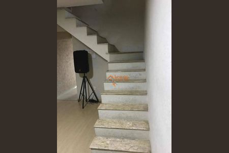 10_photo/94ce620931.ceff8192393c33de-ATLAS-e41ca5a6-6cbd-497e-8fe6-46cb923a1f4b.jpg de casa à venda com 3 quartos, 170m² em Vila Paraiso, Guarulhos